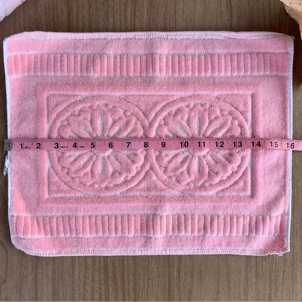 Vintage Pink And White Hand Towels Lot Of 3 For Kitchen Or Bathroom Different Sz
